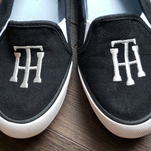 Tommy Hilfiger Black Slip On Canvas Flats Womans 7 - Picture 8 of 9
